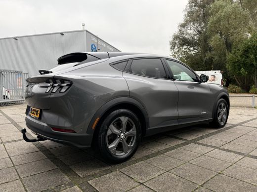 Ford Mustang Mach-E Mach-E RWD 75 kWh | Trekhaak | Navi | Camera | B&O Sound | ActivLease financial lease