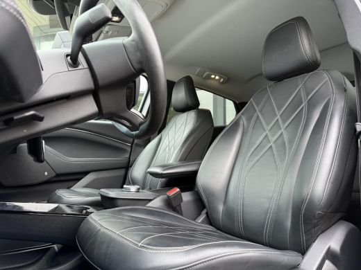 Ford Mustang Mach-E Mach-E RWD 75 kWh | Trekhaak | Navi | Camera | B&O Sound | ActivLease financial lease