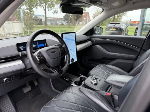 Ford Mustang Mach-E Mach-E RWD 75 kWh | Navi | Camera | Stoel / Stuur Verwarming | ActivLease financial lease