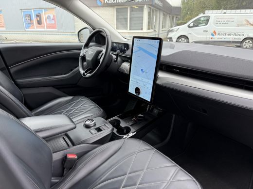 Ford Mustang Mach-E Mach-E RWD 75 kWh | Navi | Camera | Stoel / Stuur Verwarming | ActivLease financial lease