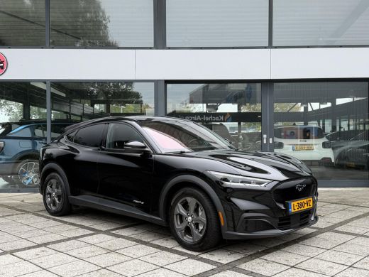 Ford Mustang Mach-E Mach-E RWD 75 kWh | Navi | Camera | Stoel / Stuur Verwarming | ActivLease financial lease