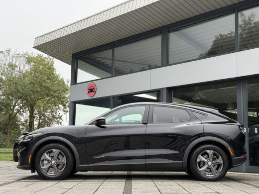 Ford Mustang Mach-E Mach-E RWD 75 kWh | Navi | Camera | Stoel / Stuur Verwarming | ActivLease financial lease