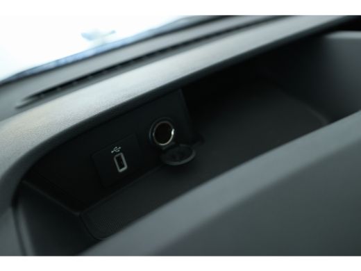 Ford Transit Custom 320 2.0 TDCI L2H1 Sport | Automaat | Stoel-/Stuurverwarming | Camera | Cruise Control | Apple Car... ActivLease financial lease