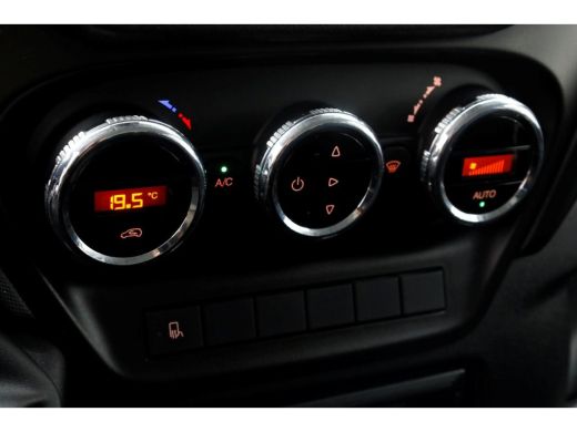 Iveco Daily 40C18 3.0 180pk D.C. Bakwagen met laadklep 1000kg en schuifzeilen 04-2019 ActivLease financial lease