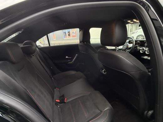 Mercedes-Benz A-Klasse 180 Aut. Sol. AMG Sport Ed. Mood Light | Trekhaak | Sfeer | Camera | LED ActivLease financial lease