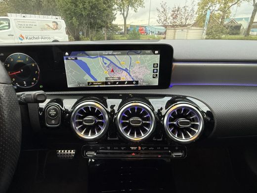 Mercedes-Benz A-Klasse 180 Aut. Sol. AMG Sport Ed. Mood Light | Trekhaak | Sfeer | Camera | LED ActivLease financial lease