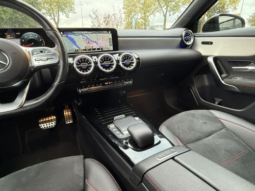 Mercedes-Benz A-Klasse 180 Aut. Sol. AMG Sport Ed. Mood Light | Trekhaak | Sfeer | Camera | LED ActivLease financial lease