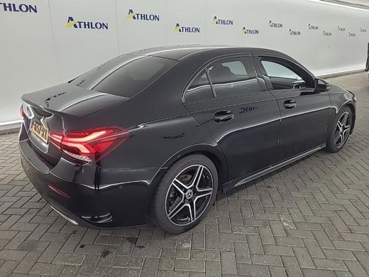 Mercedes-Benz A-Klasse 180 Aut. Business Sol. AMG | Trekhaak | Navi | Camera | Sfeer Verlichting | ActivLease financial lease
