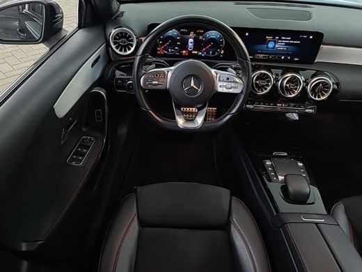 Mercedes-Benz A-Klasse 180 Aut. Business Sol. AMG | Trekhaak | Navi | Camera | Sfeer Verlichting | ActivLease financial lease