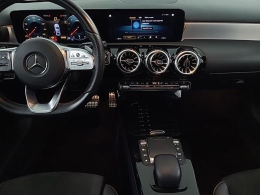 Mercedes-Benz A-Klasse 180 Aut. Business Sol. AMG | Trekhaak | Navi | Camera | Sfeer Verlichting | ActivLease financial lease