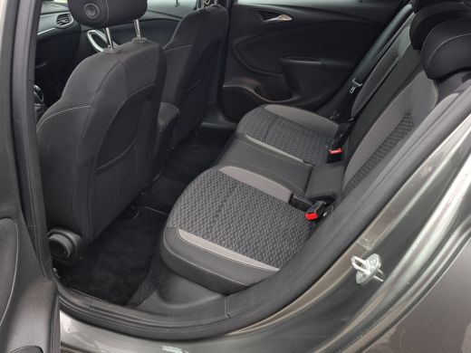 Opel Astra 1.2 Edition Comfort stoelen | LED | Parkersensoren Voor + Achter | Climate control | ActivLease financial lease