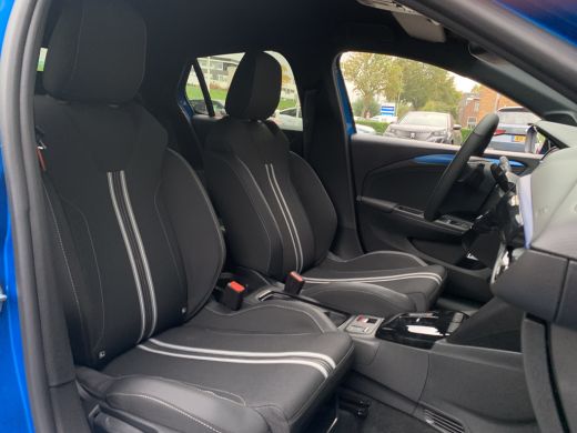 Opel Corsa YES | 16" Lichtmetalen velgen, zwart | Cruise control met snelheidsbegrenzer | LED koplampen met ... ActivLease financial lease