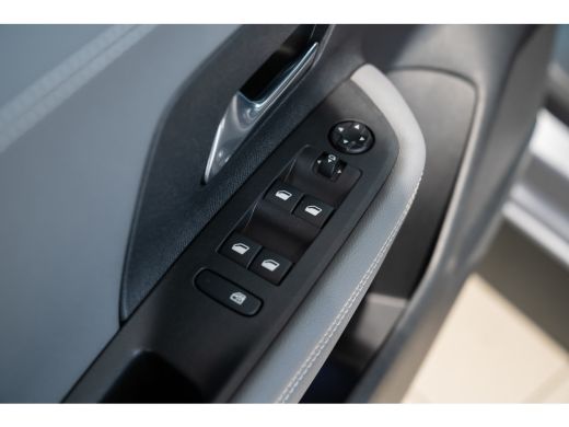 Opel Mokka-e Elegance 50-kWh 11kw | Fase 3 | Apple Carplay & Android Auto | Climate Controle | Camera | Parkee... ActivLease financial lease