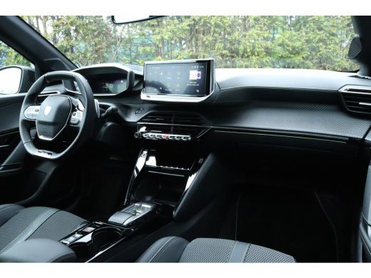 Peugeot 208 1.2 Hybrid 145 e-DCS6 GT | Adaptieve Cruise | Camera V/A | Keyless | Appel Carplay | Sportstoelen | ActivLease financial lease