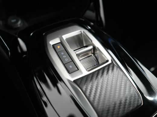 Peugeot e-208 GT | 8 jaar fabrieksgarantie of 160.000 kilometer op het accupakket | Adaptieve cruise control me... ActivLease financial lease