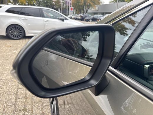 Toyota Corolla Touring Sports 2.0 Hybrid Executive | 06-10141018 Voor meer informatie ActivLease financial lease
