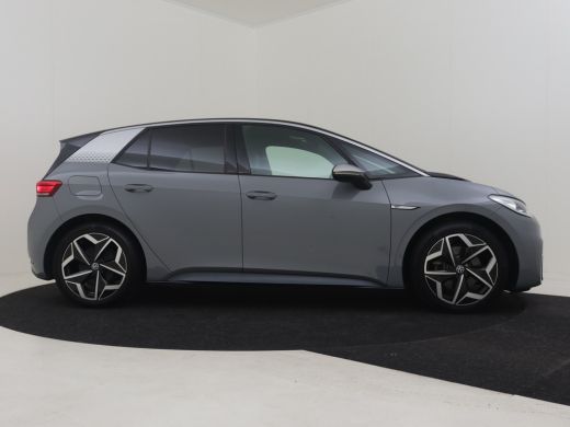 Volkswagen ID.3 First Plus 58 kWh 100% Dealeronderhouden | Afneembare trekhaak | Stoel- en stuurverwarming | Matr... ActivLease financial lease