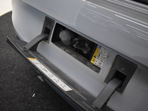 Volkswagen ID.3 First Plus 58 kWh 100% Dealeronderhouden | Afneembare trekhaak | Stoel- en stuurverwarming | Matr... ActivLease financial lease