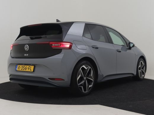 Volkswagen ID.3 First Plus 58 kWh 100% Dealeronderhouden | Afneembare trekhaak | Stoel- en stuurverwarming | Matr... ActivLease financial lease