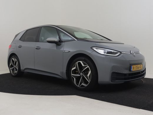 Volkswagen ID.3 First Plus 58 kWh 100% Dealeronderhouden | Afneembare trekhaak | Stoel- en stuurverwarming | Matr... ActivLease financial lease