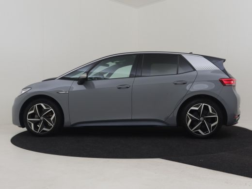 Volkswagen ID.3 First Plus 58 kWh 100% Dealeronderhouden | Afneembare trekhaak | Stoel- en stuurverwarming | Matr... ActivLease financial lease