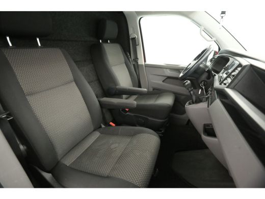 Volkswagen Transporter 2.0 TDI L1H1 | 150PK | Airco | Cruise | Carplay | Trekh. | 2xSchuifdeur | Parkeersens. ActivLease financial lease