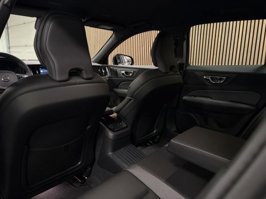 Volvo  V60 T6 AWD Recharge Plus Dark | 245km! | Trekhaak | 360° Camera | Harman Kardon | Adaptieve Cruise Co... ActivLease financial lease
