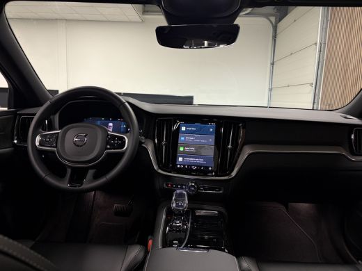 Volvo  V60 T6 AWD Recharge Plus Dark | 245km! | Trekhaak | 360° Camera | Harman Kardon | Adaptieve Cruise Co... ActivLease financial lease