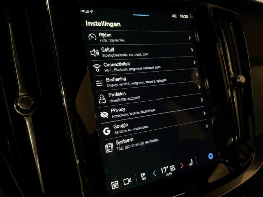Volvo  V60 T6 AWD Recharge Plus Dark | 245km! | Trekhaak | 360° Camera | Harman Kardon | Adaptieve Cruise Co... ActivLease financial lease