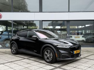 Ford Mustang Mach-E Mach-E RWD 75 kWh | Navi | Camera | Stoel / Stuur Verwarming |