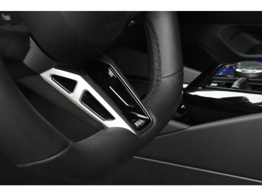 BMW 5 Serie Touring 530e M Sport Automaat / Panoramadak / Trekhaak / Achteruitrijcamera / Adaptieve LED / Har... ActivLease financial lease