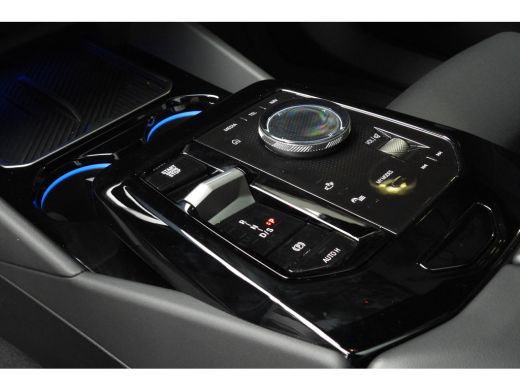 BMW 5 Serie Touring 530e M Sport Automaat / Panoramadak / Trekhaak / Achteruitrijcamera / Adaptieve LED / Har... ActivLease financial lease