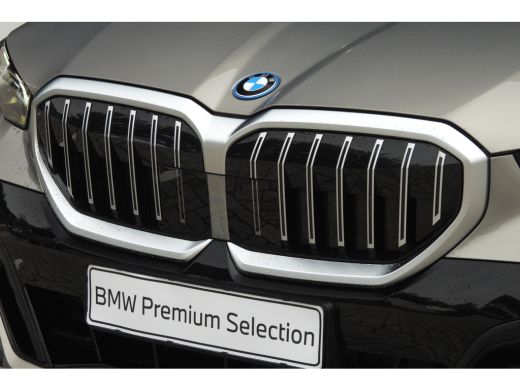 BMW 5 Serie Touring 530e M Sport Automaat / Panoramadak / Trekhaak / Achteruitrijcamera / Adaptieve LED / Har... ActivLease financial lease
