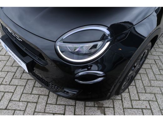 Fiat 600 Hybrid La Prima 145 | Adaptieve Cruise | Massage | Camera | Leder | Elektr. klep | Carplay | Keyl... ActivLease financial lease