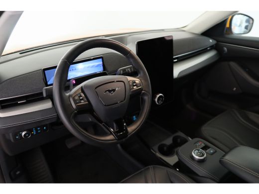 Ford Mustang Mach-E Mach-E RWD 75 kWh | Dealer Onderhouden! | LED | Leder | B&O | Cruise Adaptive | Panorama Dak | St... ActivLease financial lease