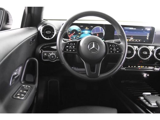 Mercedes-Benz A-Klasse 180 *1ste Eigenaar*Leer*Stoelverwarming*DAB* ActivLease financial lease