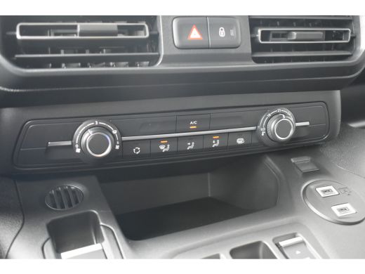 Opel Combo-e 136 L2 50kWh DEMO-DEAL! | Navigatie by App | Betimmering | Airco | Cruise Control | !! ActivLease financial lease