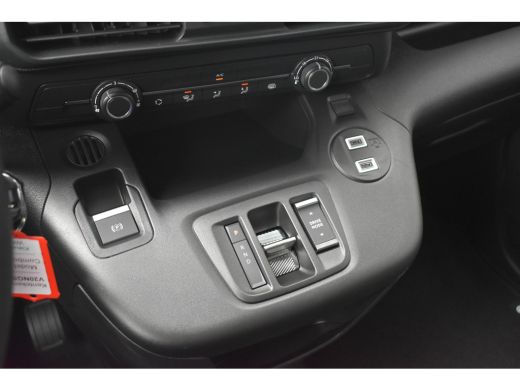 Opel Combo-e 136 L2 50kWh DEMO-DEAL! | Navigatie by App | Betimmering | Airco | Cruise Control | !! ActivLease financial lease