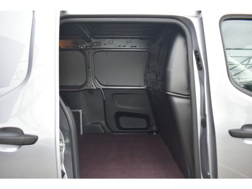 Opel Combo-e 136 L2 50kWh DEMO-DEAL! | Navigatie by App | Betimmering | Airco | Cruise Control | !! ActivLease financial lease