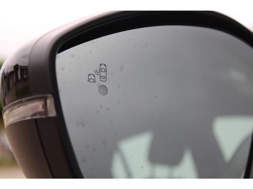 Opel Corsa 1.2 GS Line AUTOMAAT / Camera / Navigatie via Carplay / Parkeersensoren V+A / LED / DAB / 16'' LMV ActivLease financial lease