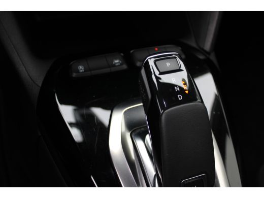 Opel Corsa 1.2 GS Line AUTOMAAT / Camera / Navigatie via Carplay / Parkeersensoren V+A / LED / DAB / 16'' LMV ActivLease financial lease