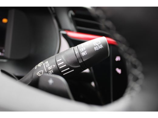 Opel Corsa 1.2 GS Line AUTOMAAT / Camera / Navigatie via Carplay / Parkeersensoren V+A / LED / DAB / 16'' LMV ActivLease financial lease