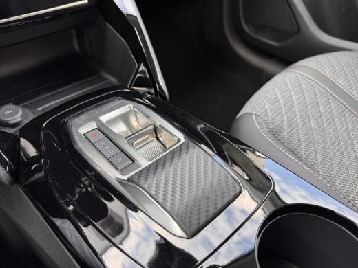 Peugeot 208 1.2 Hybrid 110 e-DCS6 Allure Automaat | Voorraadvoordeel! | Camera Voor + Achter | Navigatie | Ad... ActivLease financial lease
