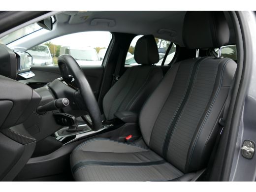 Peugeot 208 1.2 PURETECH 100PK 5-DRS ALLURE PACK / NAVI / LED / PDC / 16"LMV / CAMERA / BLUETOOTH / CRUISECON... ActivLease financial lease