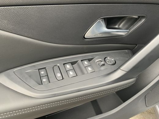 Peugeot 308 Allure | 17" lichtmetalen velgen 'HALONG' | Achteruitrijcamera 180° (Visiopark 1) | Autonomous Em... ActivLease financial lease