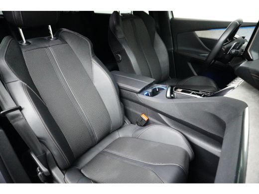 Peugeot 5008 1.2 Hybrid 136 GT Elek. Achterklep | Adaptieve Cruise | Stoeverwarming | Carplay | Digitaal Dashb... ActivLease financial lease
