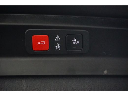 Peugeot 5008 1.2 Hybrid 136 GT Elek. Achterklep | Adaptieve Cruise | Stoeverwarming | Carplay | Digitaal Dashb... ActivLease financial lease