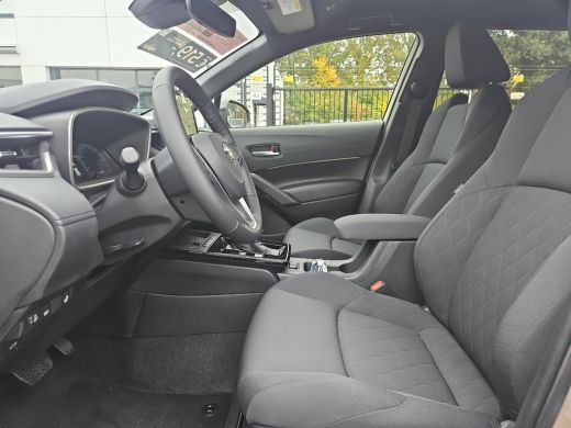 Toyota Corolla Cross Hybrid 140 Dynamic ActivLease financial lease