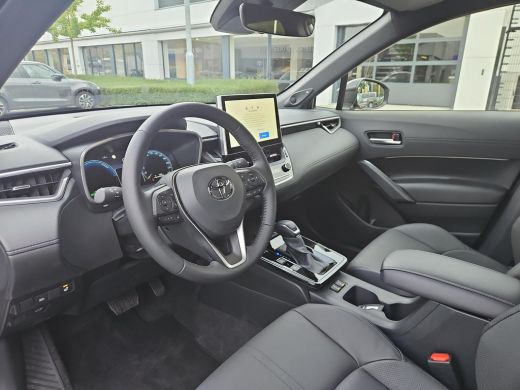 Toyota Corolla Cross Hybrid 180 Executive ActivLease financial lease