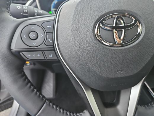 Toyota Corolla Cross Hybrid 180 Executive ActivLease financial lease